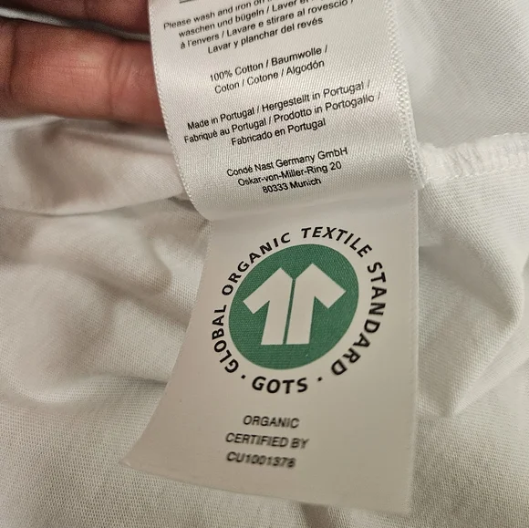 Vogue Collection White T-Shirt Size Large - Picture 8 of 9